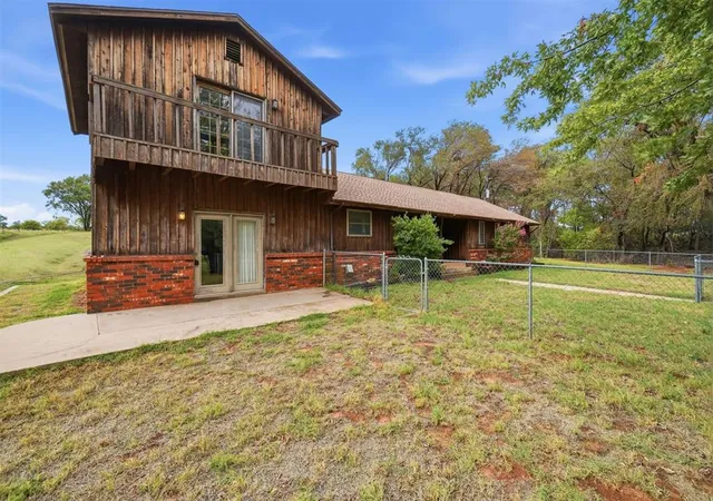 Photo 2 of Sale Pending at 925 S Falcon Rd, Elk City, OK 73644 | MLS# 1230664 | Listing updated on 2026-10-02