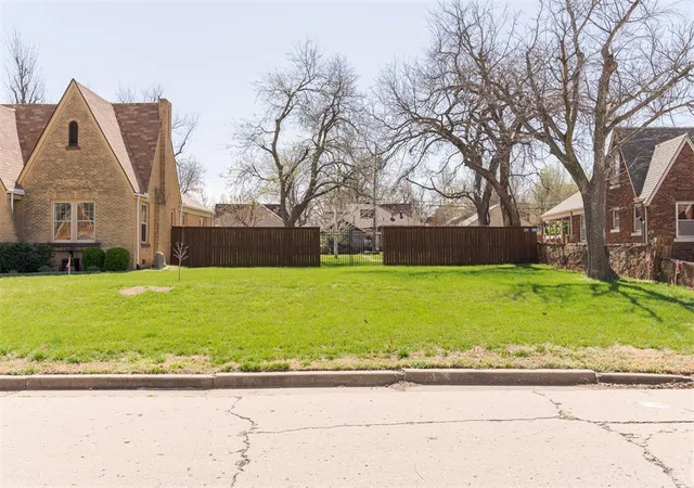 2nd image of 2216 Nw 27th St, Oklahoma City, OK 73107 | MLS# 1230684