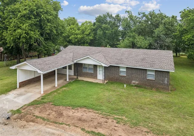 Homes for sale in Sulphur, OK | 1820 W Ardmore Ave, Sulphur, OK 73086 | MLS# 1230688