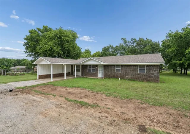 Homes for sale in Sulphur, OK | 1820 W Ardmore Ave, Sulphur, OK 73086 | MLS# 1230688