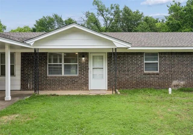 Homes for sale in Sulphur, OK | 1820 W Ardmore Ave, Sulphur, OK 73086 | MLS# 1230688