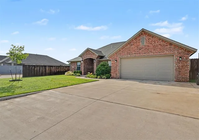 Photo 2 of Single family home for sale at 1238 Northridge Blvd, Altus, OK 73521 | MLS# 1230741 | Listing updated on 2026-05-30