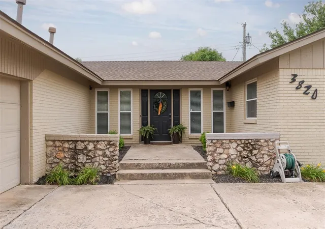 Homes for sale in Oklahoma City, OK | 3820 Nw 68th St, Oklahoma City, OK 73116 | MLS# 1230747