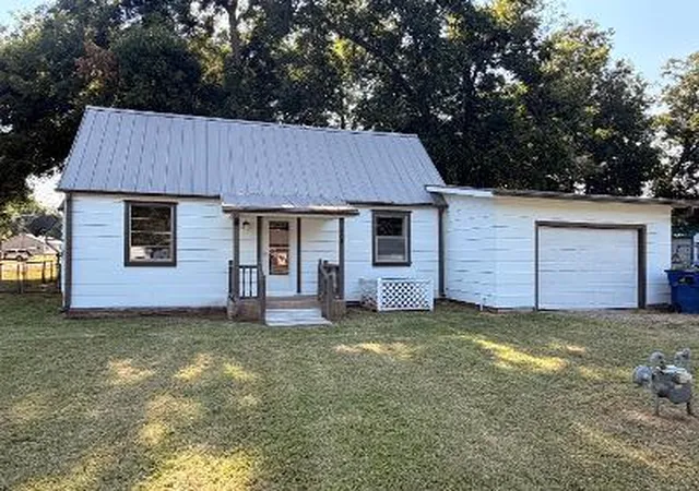 1st image of 408 S Hammack Ave, Wynnewood, OK 73098 | MLS# 1230775