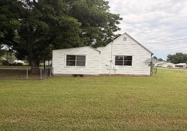 Homes for sale in Wynnewood, OK | 408 S Hammack Ave, Wynnewood, OK 73098 | MLS# 1230775
