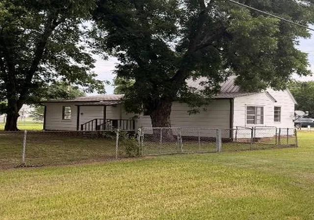 Homes for sale in Wynnewood, OK | 408 S Hammack Ave, Wynnewood, OK 73098 | MLS# 1230775