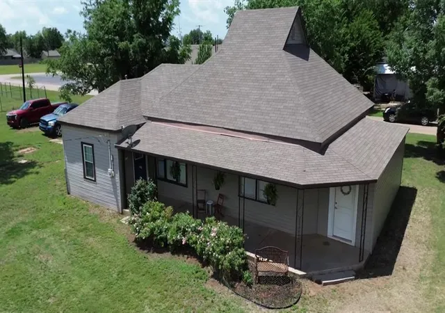 Homes for sale in Cashion, OK | 418 W Grimes Ave, Cashion, OK 73016 | MLS# 1230792