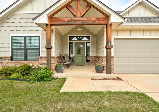 Photo 2 of Single family home for sale at 17809 Morning Sky Ct, Edmond, OK 73012 | MLS# 1230796 | Listing updated on 2026-08-20