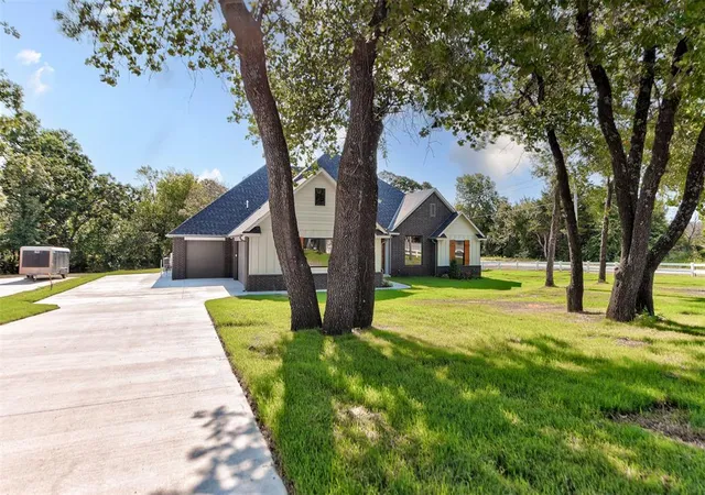 2nd image of 30 N Oaks Rd, Harrah, OK 73045 | MLS# 1230813
