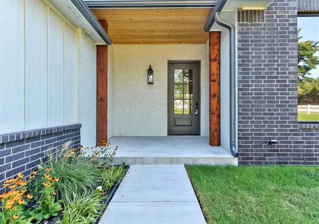 5th image of 30 N Oaks Rd, Harrah, OK 73045 | MLS# 1230813