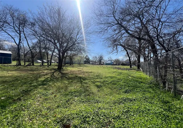 Homes for sale in Chickasha, OK | 1021 S 6th St, Chickasha, OK 73018 | MLS# 1230818