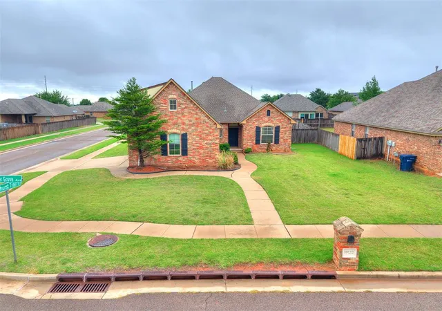 2nd image of 19132 Summer Grove Ave, Edmond, OK 73012 | MLS# 1230850