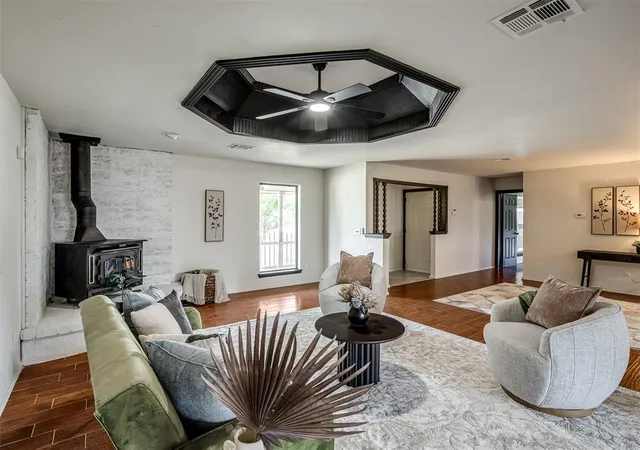 Photo 1 of Single family home for sale at 901 Ne 6th Street, Moore, OK 73160 | MLS# 1230851 | Listing updated on 2026-09-18