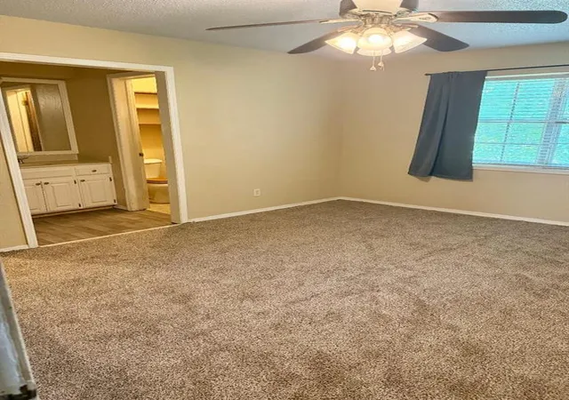 image of 1711 E Lindsey St, Norman, OK 73071
