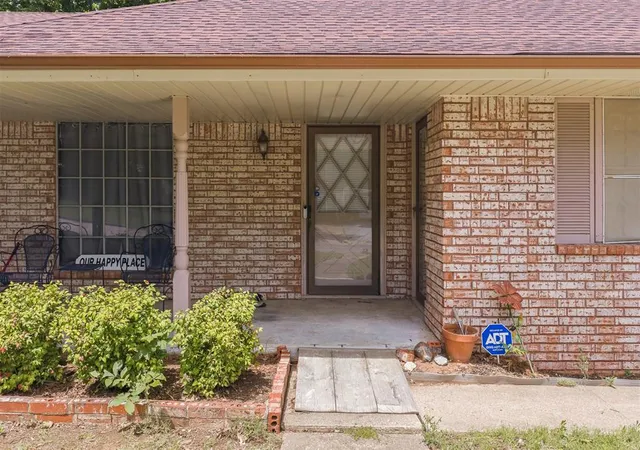 Homes for sale in Davis, OK | 113 Circle Dr, Davis, OK 73030 | MLS# 1230878