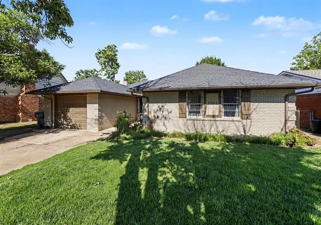 Homes for sale in Warr Acres, OK | 5904 N College St, Warr Acres, OK 73122 | MLS# 1230888