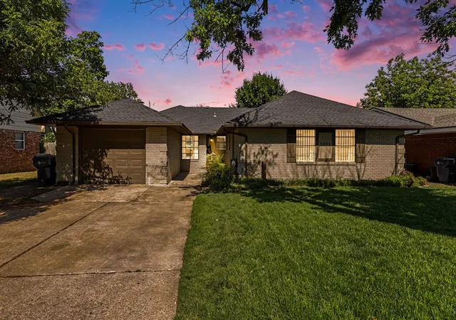 Homes for sale in Warr Acres, OK | 5904 N College St, Warr Acres, OK 73122 | MLS# 1230888