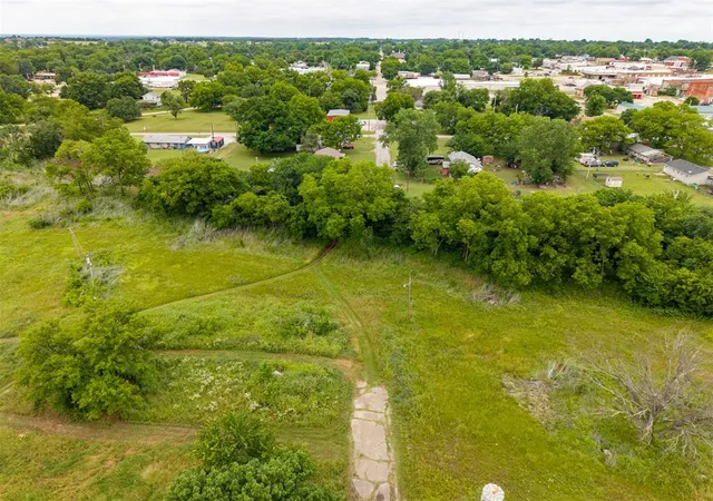 Homes for sale in Prague, OK | 6th St, Prague, OK 74864 | MLS# 1230912