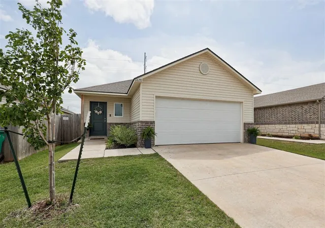 1st image of 11628 Krew Wy, Yukon, OK 73099 | MLS# 1230915