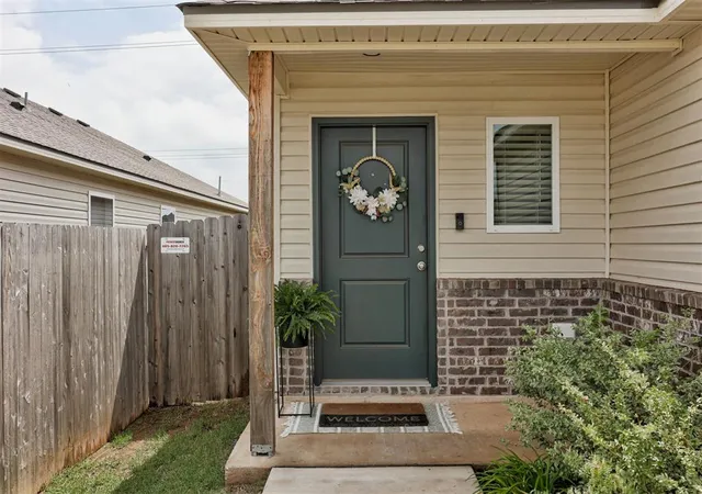 2nd image of 11628 Krew Wy, Yukon, OK 73099 | MLS# 1230915