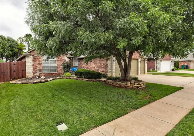 Photo 3 of Single family home for sale at 16120 Rim Rd, Edmond, OK 73013 | MLS# 1230945 | Listing updated on 2026-08-26