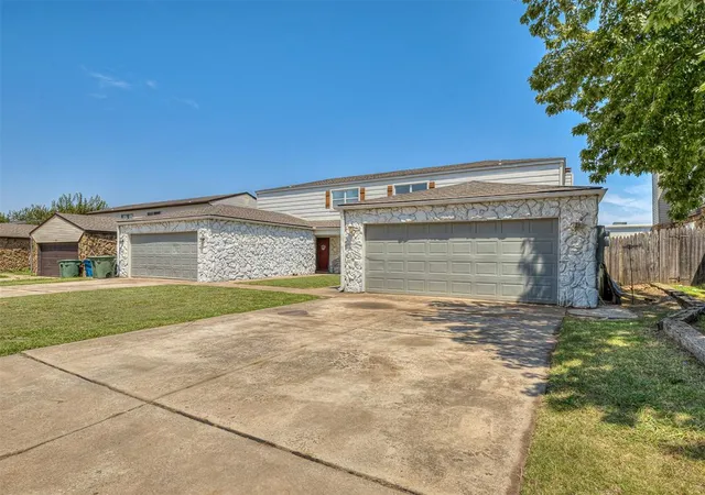 Photo 3 of Sale Pending at 3513 Wynn Cir, Edmond, OK 73013 | MLS# 1230948 | Listing updated on 2026-09-12