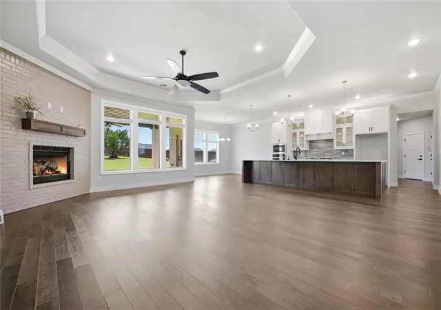 image of 9921 Oakwood Dr, Edmond, OK 73025 | MLS# 1230992