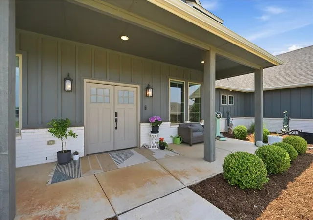5th image of 9921 Oakwood Dr, Edmond, OK 73025 | MLS# 1230992