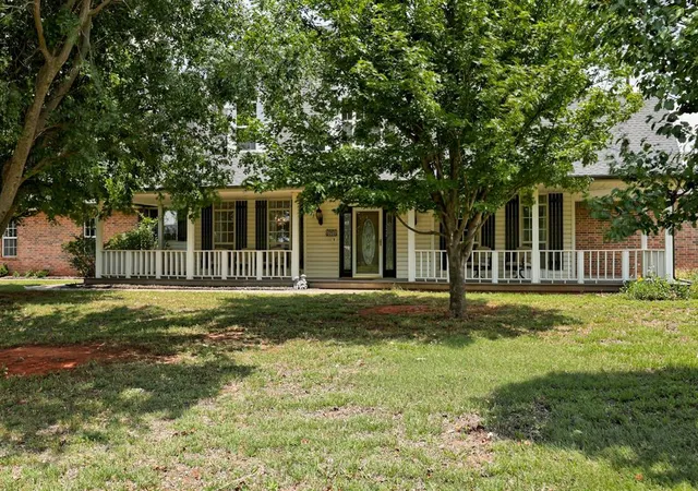 Photo 3 of Single family home for sale at 1120 Torre Pines Ct, Yukon, OK 73099 | MLS# 1231003 | Listing updated on 2026-09-25