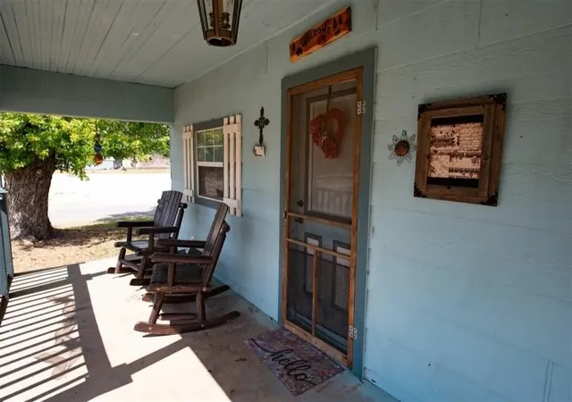 Homes for sale in Erick, OK | 300 S Cedar Ave, Erick, OK 73645 | MLS# 1231045