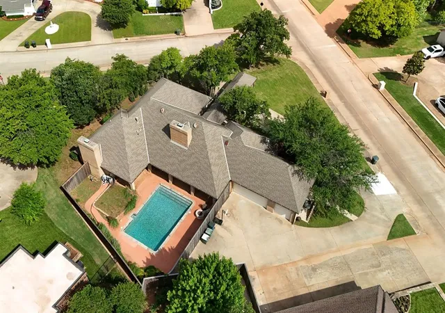 5th image of 1200 Oak Tree Dr, Edmond, OK 73025 | MLS# 1231052