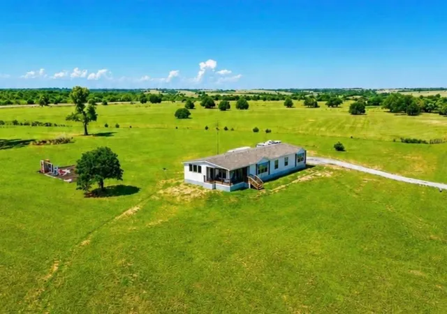 Photo 3 of Single family home for sale at 541 County Rd 1428, Ninnekah, OK 73067 | MLS# 1231064 | Listing updated on 2026-09-16