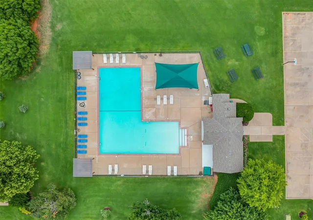 41st image of 3916 Prairie Hill Ct, Edmond, OK 73003 | MLS# 1231086