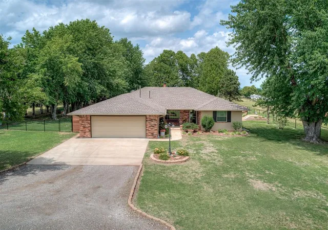 2nd image of 2305 Nw 35th Pl, Newcastle, OK 73065 | MLS# 1231089