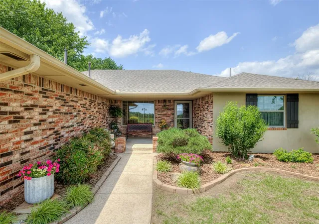 3rd image of 2305 Nw 35Th Pl, Newcastle, OK 73065 | MLS# 1231089