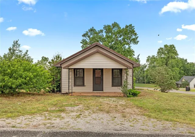 Photo 1 of Sale Pending at 435 N Hunt Ave, Hydro, OK 73048 | MLS# 1231090 | Listing updated on 2026-09-14