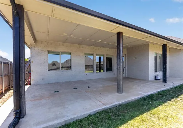 2nd image of 709 Timber Trl, Norman, OK 73069 | MLS# 1231142