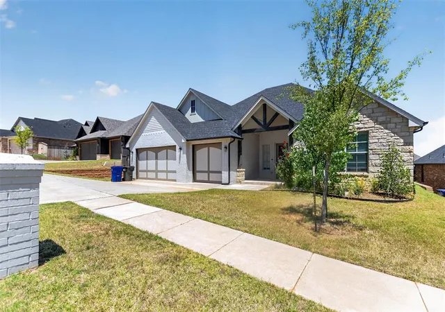 3rd image of 709 Timber Trl, Norman, OK 73069 | MLS# 1231142