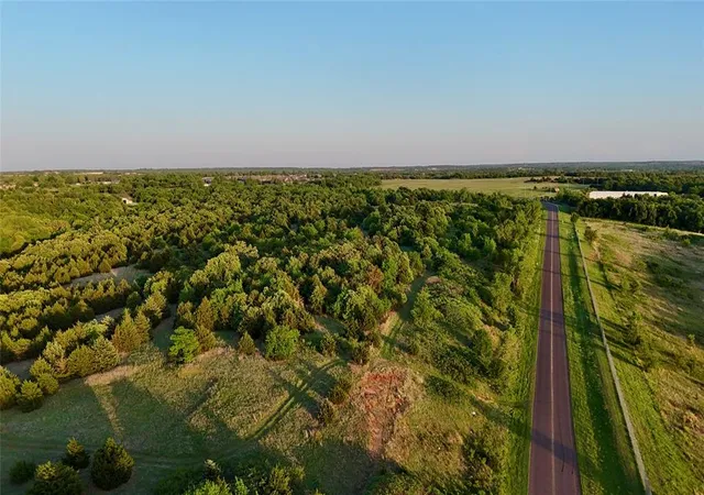 Photo 3 of Sale Pending at 1 S Pine, Guthrie, OK 73044 | MLS# 1231174 | Listing updated on 2026-06-06