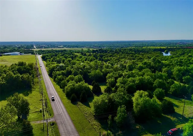 Photo 4 of Sale Pending at 1 S Pine, Guthrie, OK 73044 | MLS# 1231174 | Listing updated on 2026-06-06