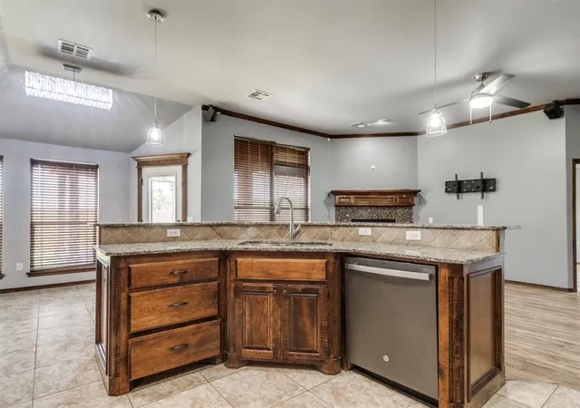 3rd image of 3404 Paul Dr, Moore, OK 73160 | MLS# 1231200
