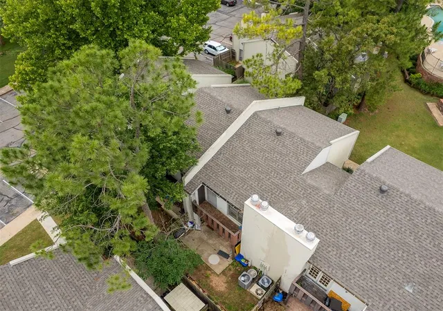 image of 800 Cardinal Creek Blvd, Norman, OK 73072