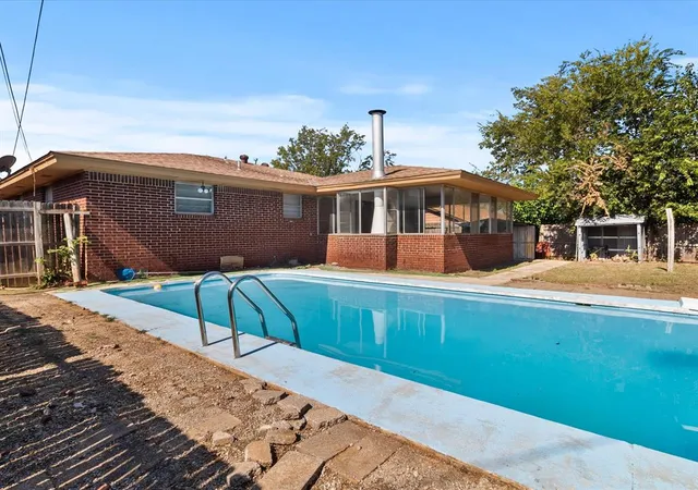 Photo 3 of Single family home for sale at 3112 N Viewpoint Dr, Oklahoma City, OK 73110 | MLS# 1231207 | Listing updated on 2026-05-27