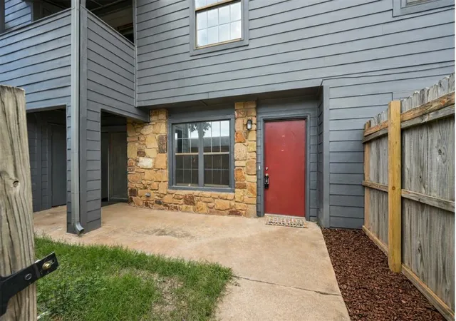 Listing Photo 4 - Condo for sale in building located at 14417 N Pennsylvania Ave, Oklahoma City, OK 73134 - Unit #17C