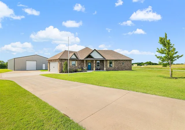 Homes for sale in El Reno, OK | 7188 Legacy Pointe Cir, El Reno, OK 73036 | MLS# 1231242