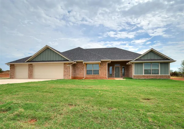 Photo 2 of Single family home for sale at 1989 Twin Spires Trl, Blanchard, OK 73010 | MLS# 1231269 | Listing updated on 2026-10-06