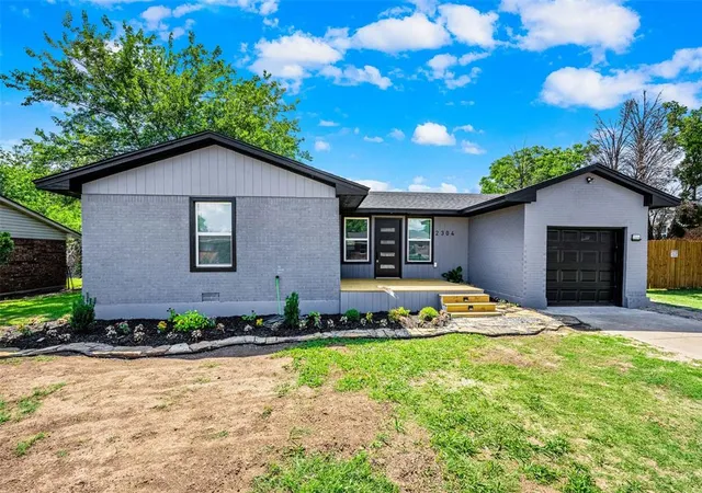 Homes for sale in Lawton, OK | 2304 Nw 47th St, Lawton, OK 73505 | MLS# 1231274