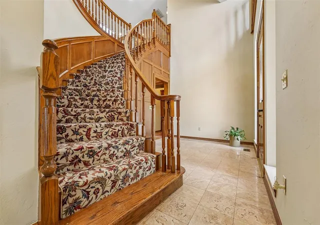 4th image of 425 Country Club Dr, Edmond, OK 73025 | MLS# 1231276