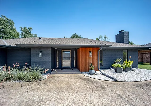 1st image of 13216 Inverness Ave, Oklahoma City, OK 73120 | MLS# 1231285