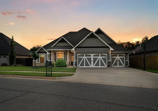 Photo 2 of Sale Pending at 15609 Fountain Crk Ln, Edmond, OK 73013 | MLS# 1231287 | Listing updated on 2026-09-03